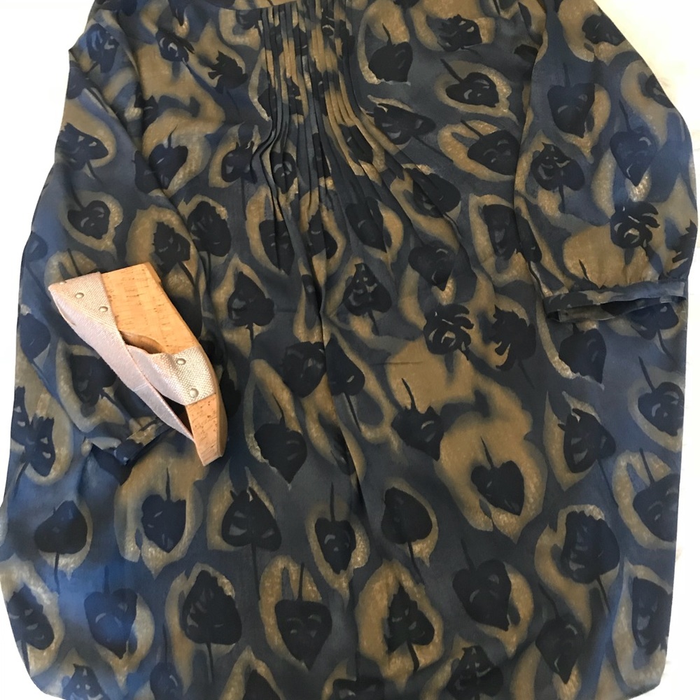 ** SOLD Women’s 2X 3/4 sleeve pin tuck blouse NWOT - Picture 7 of 9